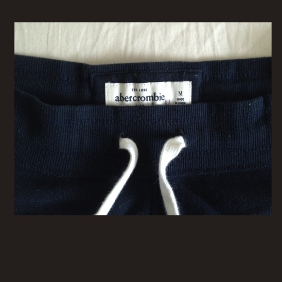 Abercrombie Kids active shorts size M. - Picture 2 of 3